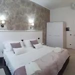 La Casa Di Atena Bed & Breakfast 4*